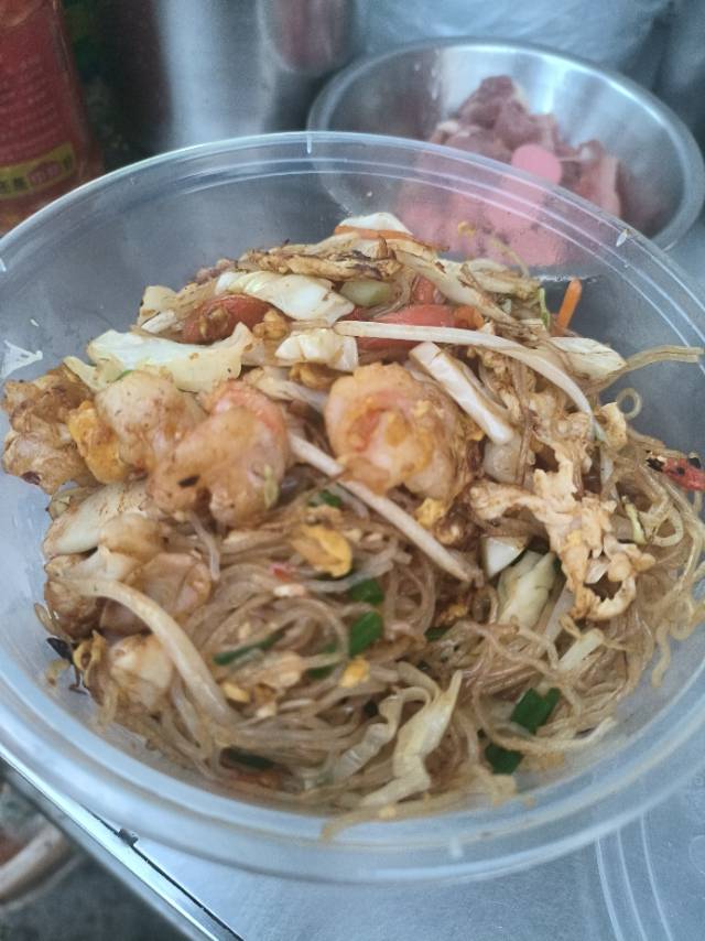 鸡蛋瘦肉炒米粉