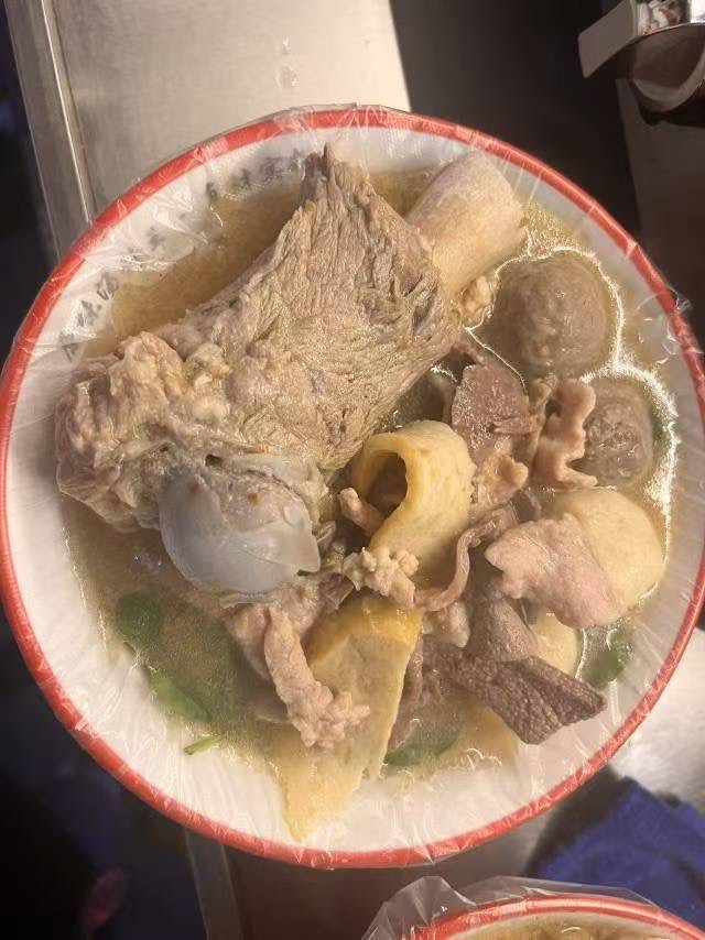 招牌全家福汤粉
